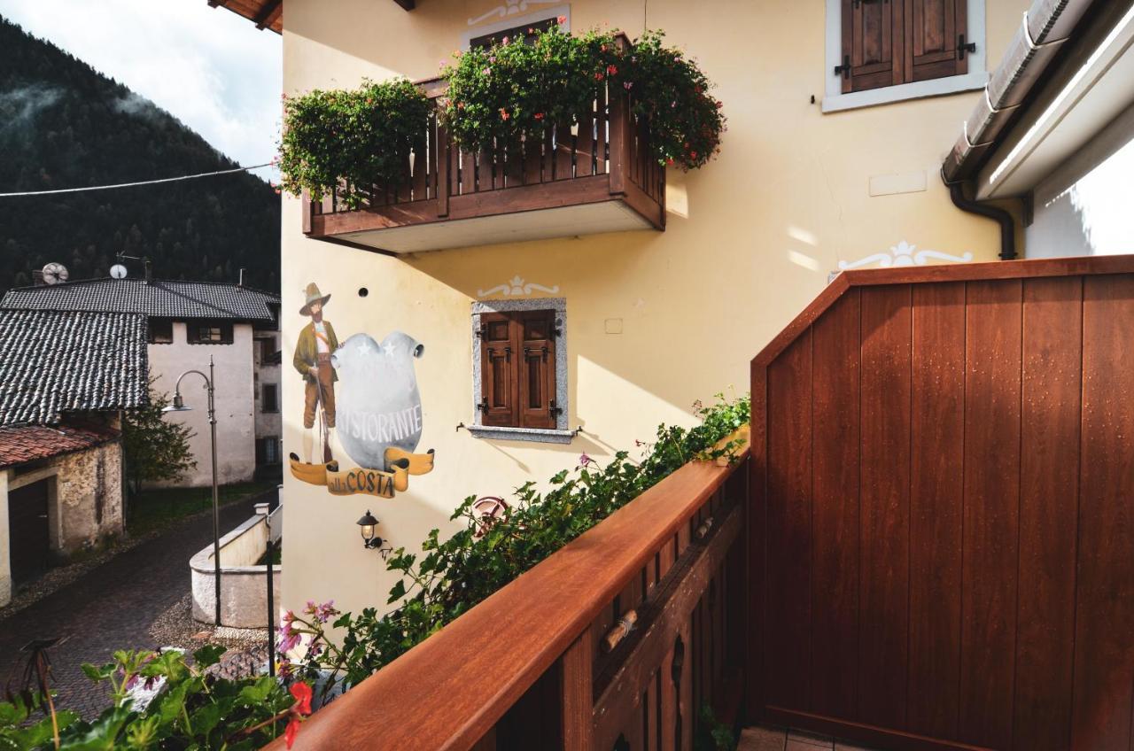 Albergo Alla Costa Bezzecca Exteriör bild